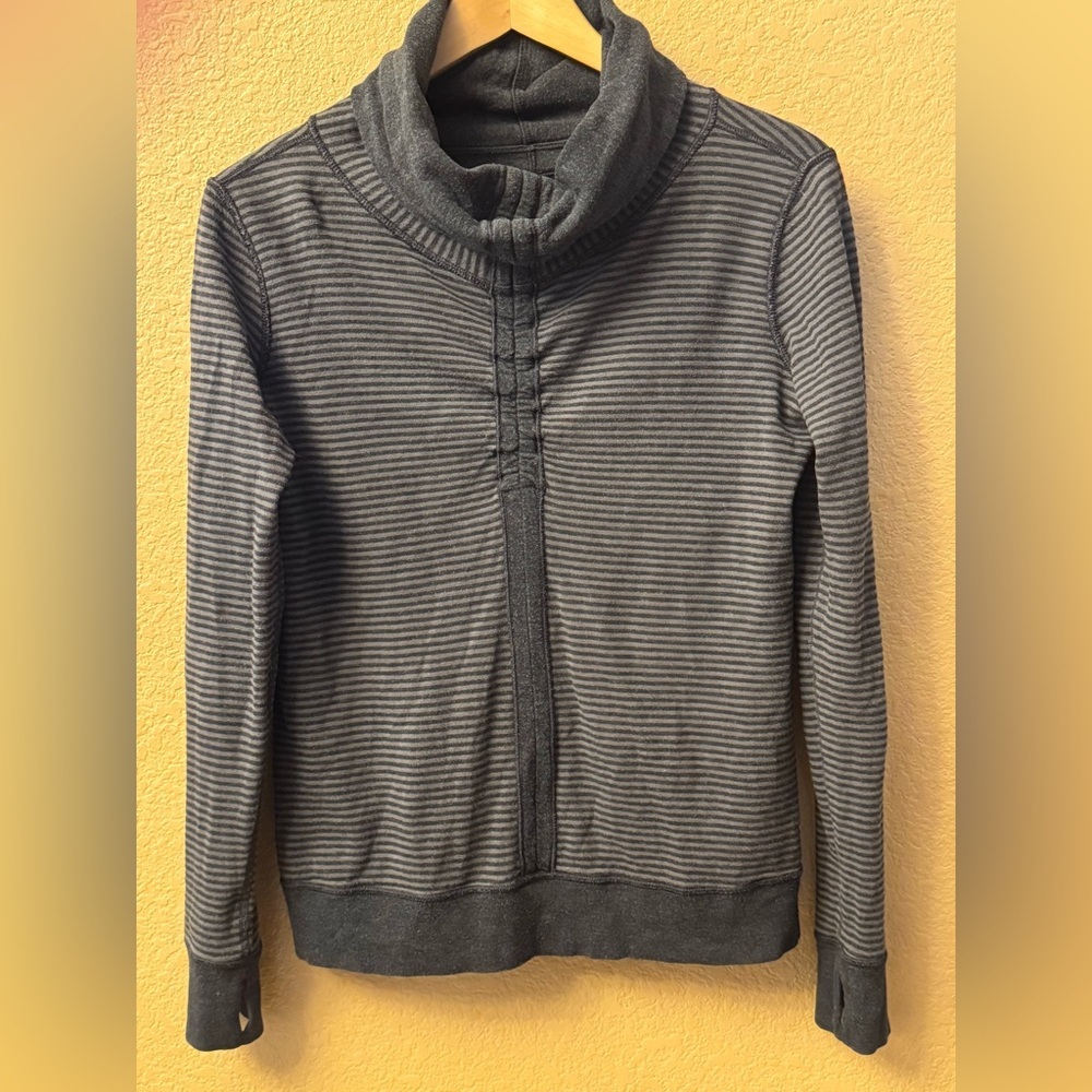lululemon athletica Reversible Pullover Grey S - Picture 6 of 8